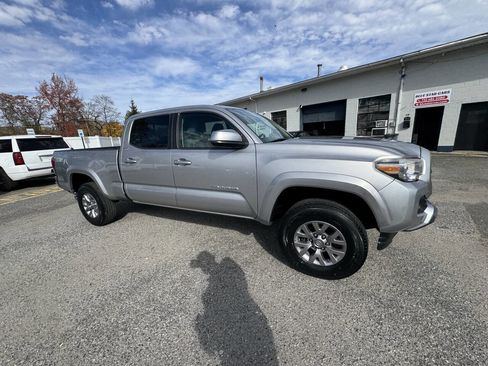 Used 2016 Toyota Tacoma SR5 image 6