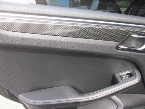Used 2018 Porsche Macan Turbo image 73