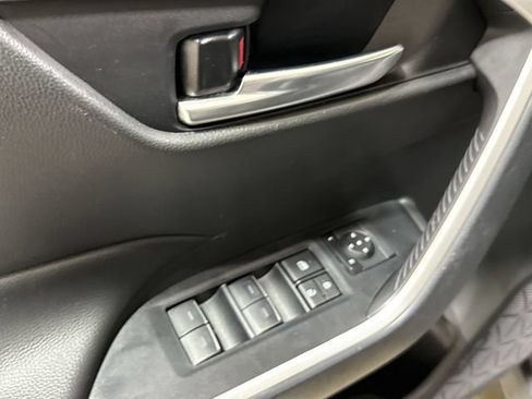 Used 2024 Toyota RAV4 XLE FWD image 21