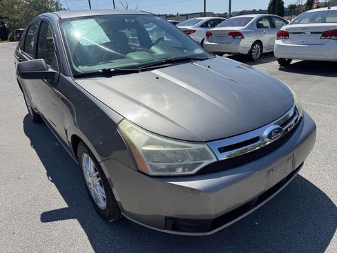 Used 2009 Ford Focus SE image 4