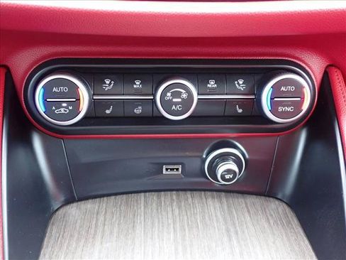 Used 2021 Alfa Romeo Stelvio Ti w/ Nero Edizione AWD/4WD image 20