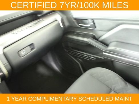 Used 2025 Toyota Tacoma SR5 AWD/4WD image 14