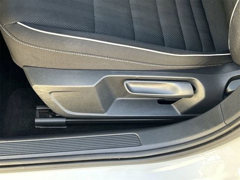 Certified 2023 Volkswagen Jetta Sport image 17