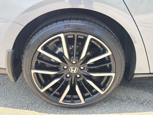 Used 2025 Honda Accord Touring image 16