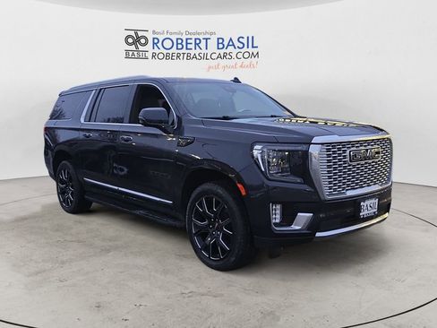 Used 2023 GMC Yukon XL Denali image 7