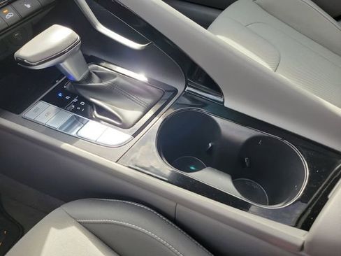 Certified 2025 Hyundai Elantra SEL image 14