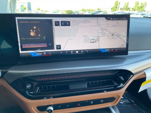 Used 2025 BMW 430i Coupe w/ M Sport Package image 11