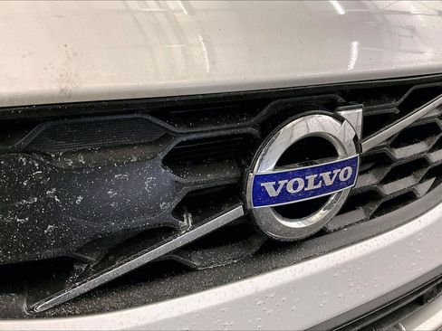Used 2016 Volvo V60 T5 Cross Country w/ Convenience Package image 30