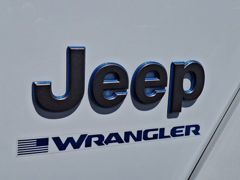 Used 2024 Jeep Wrangler Unlimited w/ Convenience Group AWD/4WD image 30
