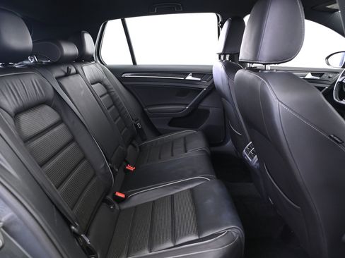 Used 2018 Volkswagen Golf R 4-Door image 18