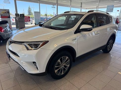 Used 2016 Toyota RAV4 XLE AWD/4WD image 6
