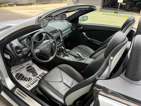 Used 2007 Mercedes-Benz SLK 280 w/ AMG Sport Pkg image 19