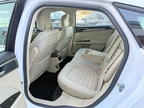 Used 2014 Ford Fusion SE image 15