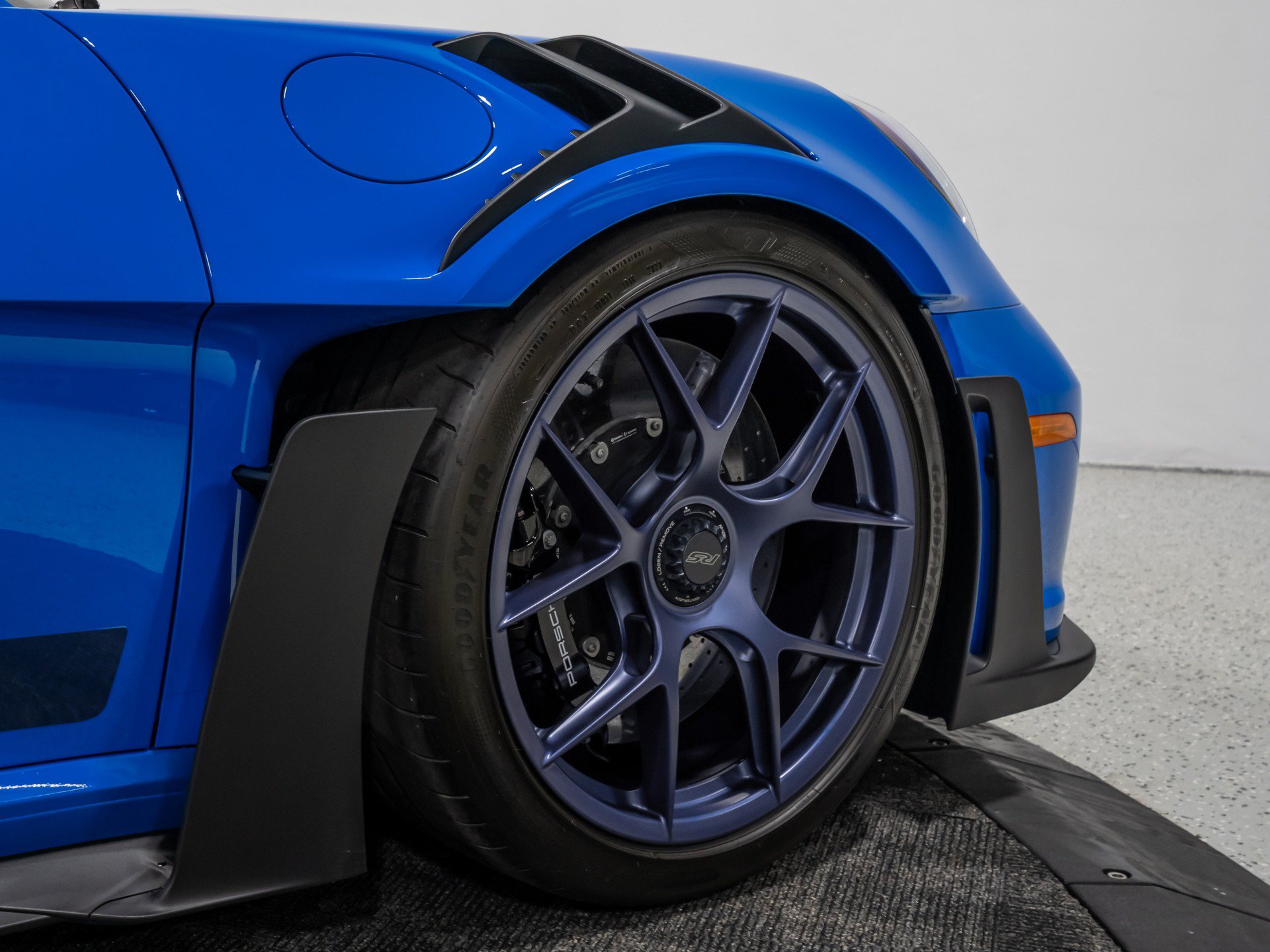 Used 2024 Porsche 911 GT3 RS RWD image 17