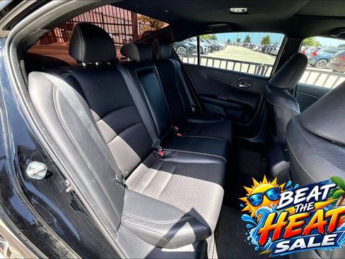 Used 2017 Honda Accord Sport image 32