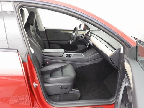 Used 2023 Tesla Model Y Long Range image 21