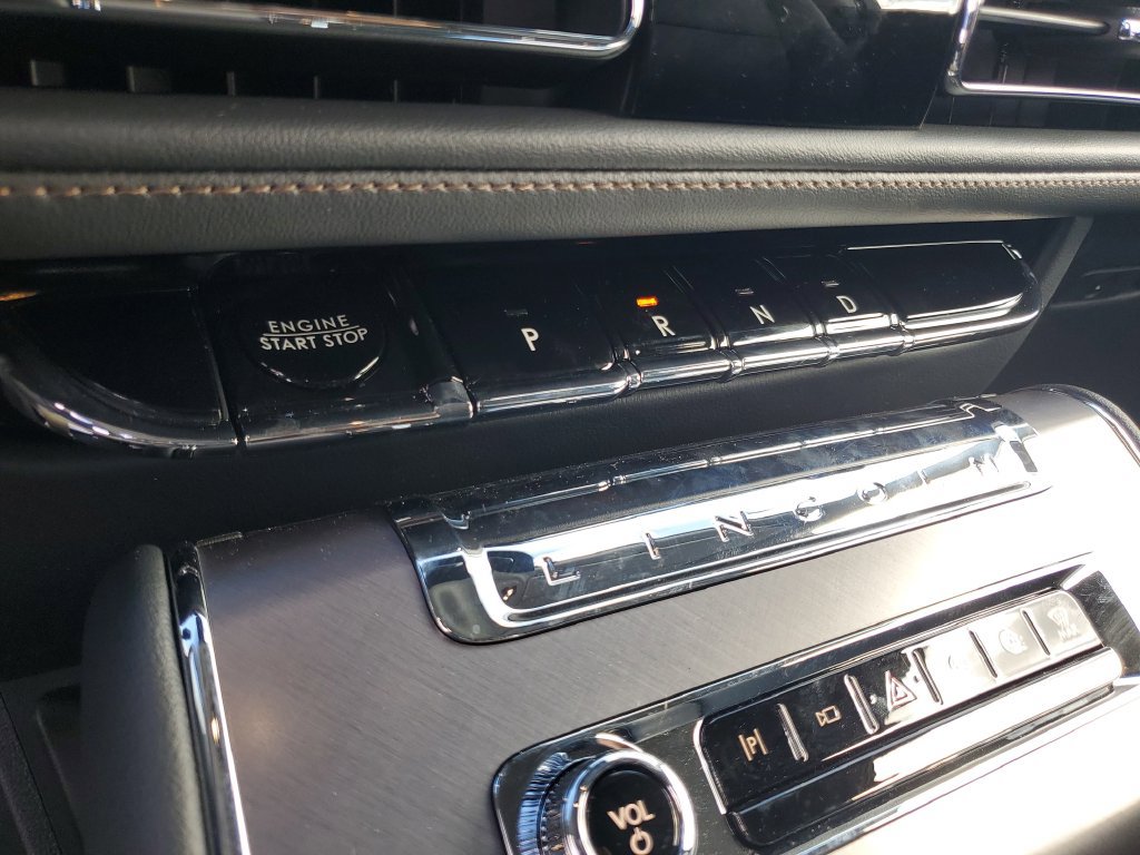 New 2025 Lincoln Aviator 2WD w/ Jet Appearance Package image 30