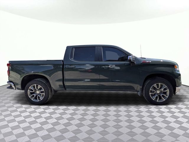 Used 2025 Chevrolet Silverado 1500 LT AWD/4WD image 3