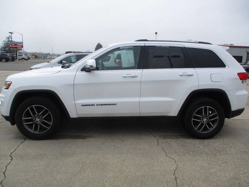 Used 2018 Jeep Grand Cherokee Limited image 3