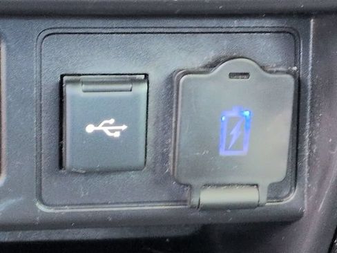 Used 2021 Toyota 4Runner Venture w/ Moonroof Package AWD/4WD image 28