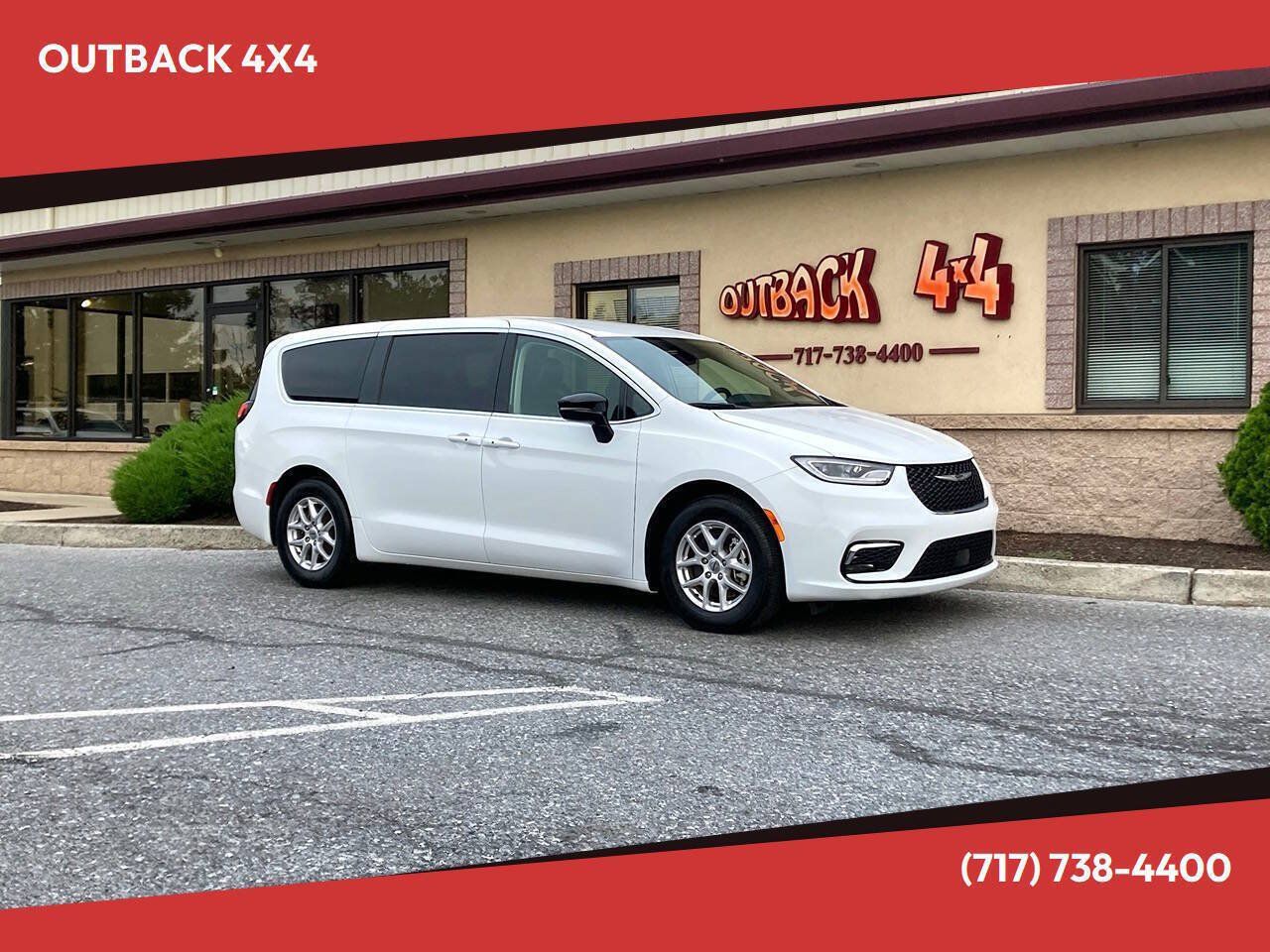 Used 2024 Chrysler Pacifica Touring-L FWD image 1