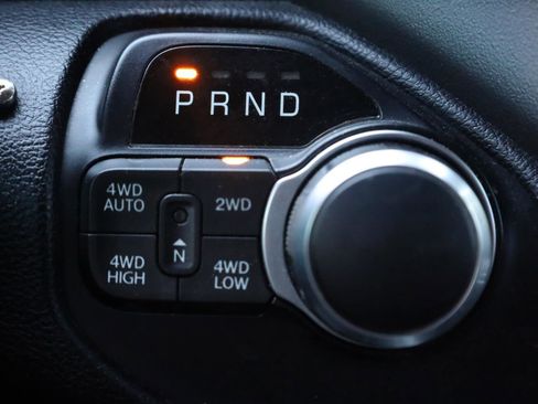 Used 2020 RAM 1500 Big Horn AWD/4WD image 31