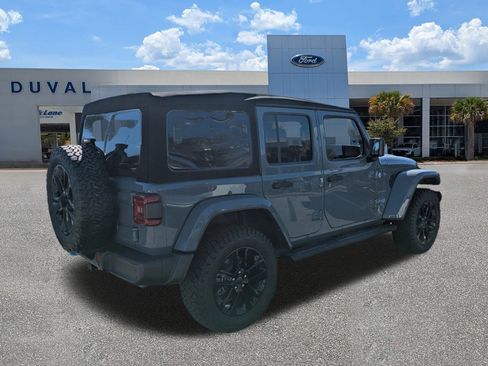 Used 2024 Jeep Wrangler Unlimited Sahara w/ Technology Group image 4