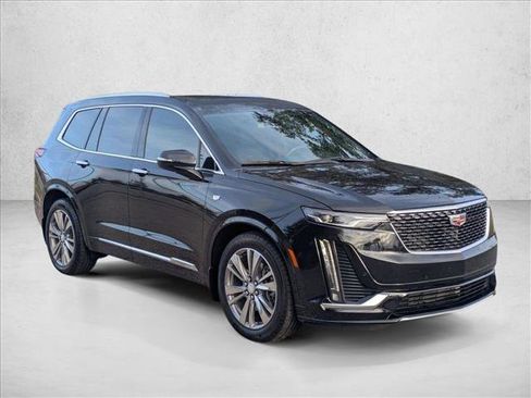 Used 2024 Cadillac XT6 Premium Luxury image 3
