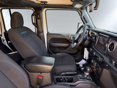 Used 2023 Jeep Wrangler Unlimited Rubicon 4xe AWD/4WD image 16