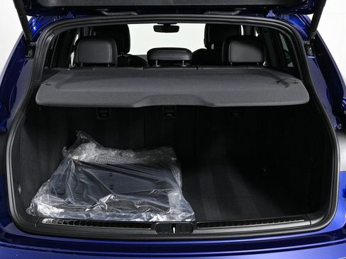 New 2025 Porsche Macan image 32