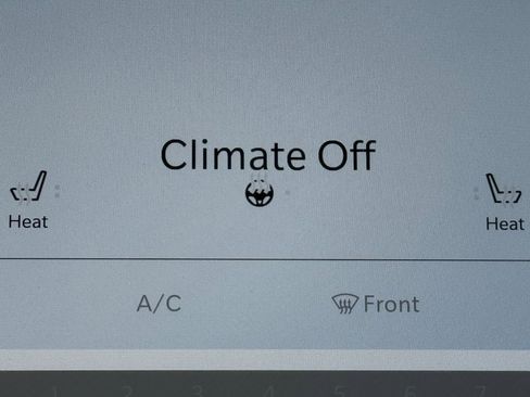 Used 2024 Chrysler Pacifica Touring-L image 41