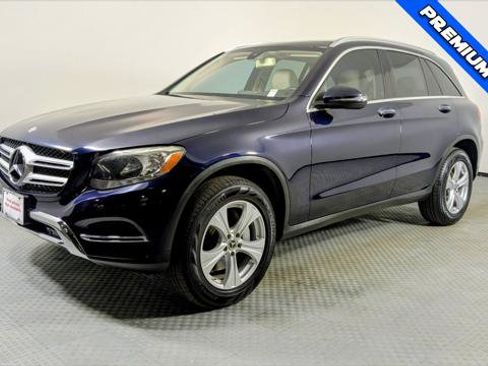 Used 2017 Mercedes-Benz GLC 300 4MATIC image 2