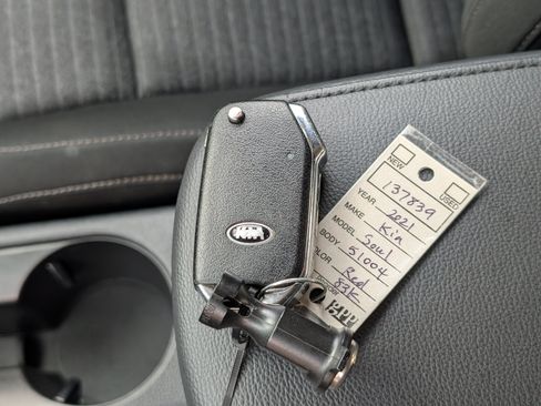 Used 2021 Kia Soul GT-Line FWD image 33