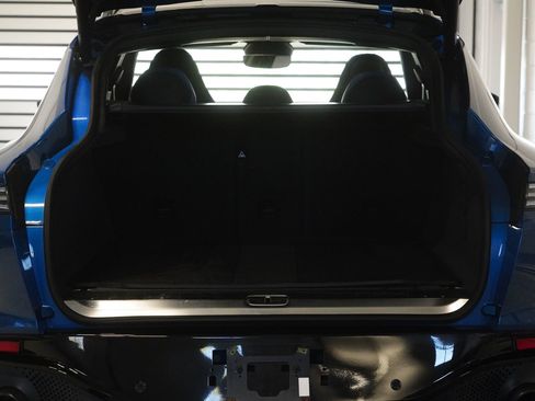 Used 2023 Aston Martin DBX 707 image 33