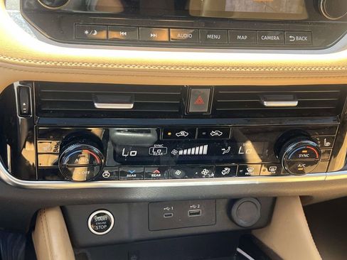 Used 2023 Nissan Rogue Platinum w/ Platinum Premium Package AWD/4WD image 32