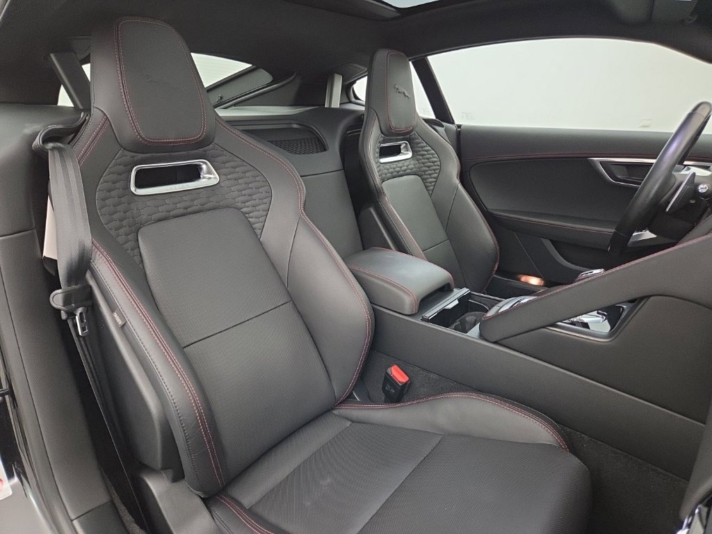 Used 2022 Jaguar F-TYPE R-Dynamic AWD/4WD image 14