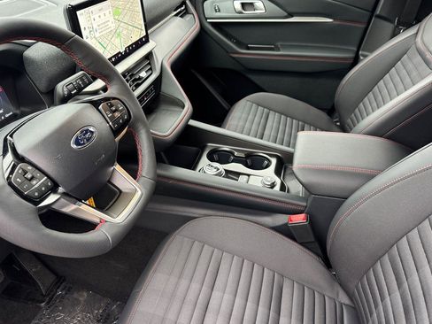 New 2026 Ford Explorer ST-Line w/ ST-Line Street Pack image 7