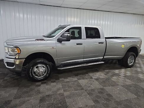 Used 2024 RAM 3500 Tradesman w/ Chrome Appearance Group AWD/4WD image 6