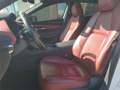 Certified 2023 MAZDA MAZDA3 Hatchback w/ Appearance Package image 18