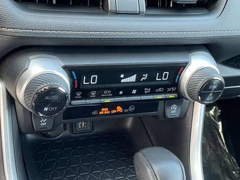 Used 2024 Toyota RAV4 XLE image 21