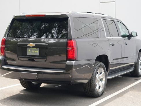 Used 2015 Chevrolet Suburban LTZ RWD image 56