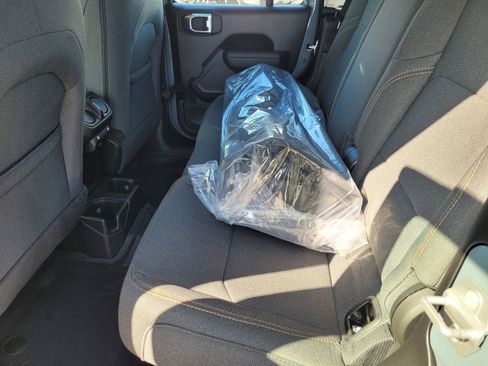 New 2026 Jeep Gladiator Sport image 7