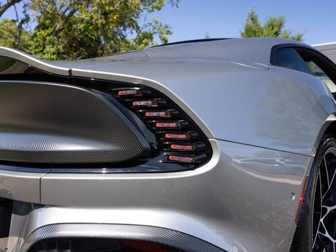 Used 2025 Aston Martin Vanquish V12 image 34