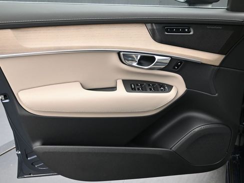 New 2026 Volvo XC90 B6 Plus w/ Protection Package Premier AWD/4WD image 5