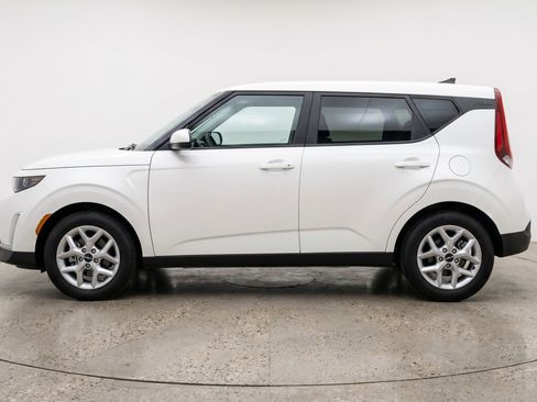Used 2025 Kia Soul LX w/ LX Technology Package FWD image 5