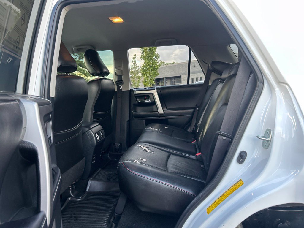 Used 2016 Toyota 4Runner SR5 AWD/4WD image 20