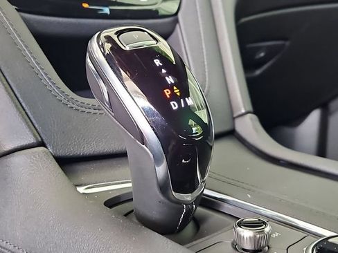 Certified 2026 Cadillac XT5 Luxury AWD/4WD image 15