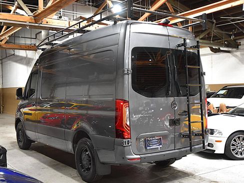 Used 2023 Mercedes-Benz Sprinter 2500 image 10