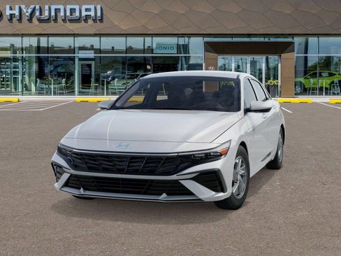 New 2026 Hyundai Elantra SE image 6