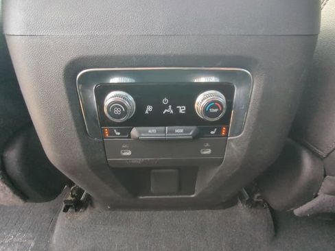 Used 2023 GMC Yukon XL AT4 w/ AT4 Premium Package image 8